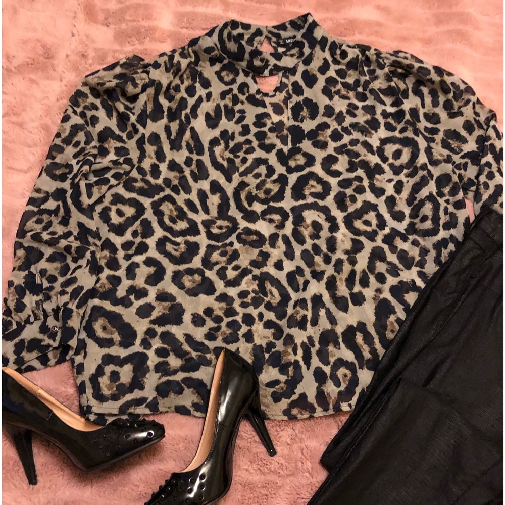 🔥🔥5/$50🔥🔥SHEIN Leopard Sheer Top